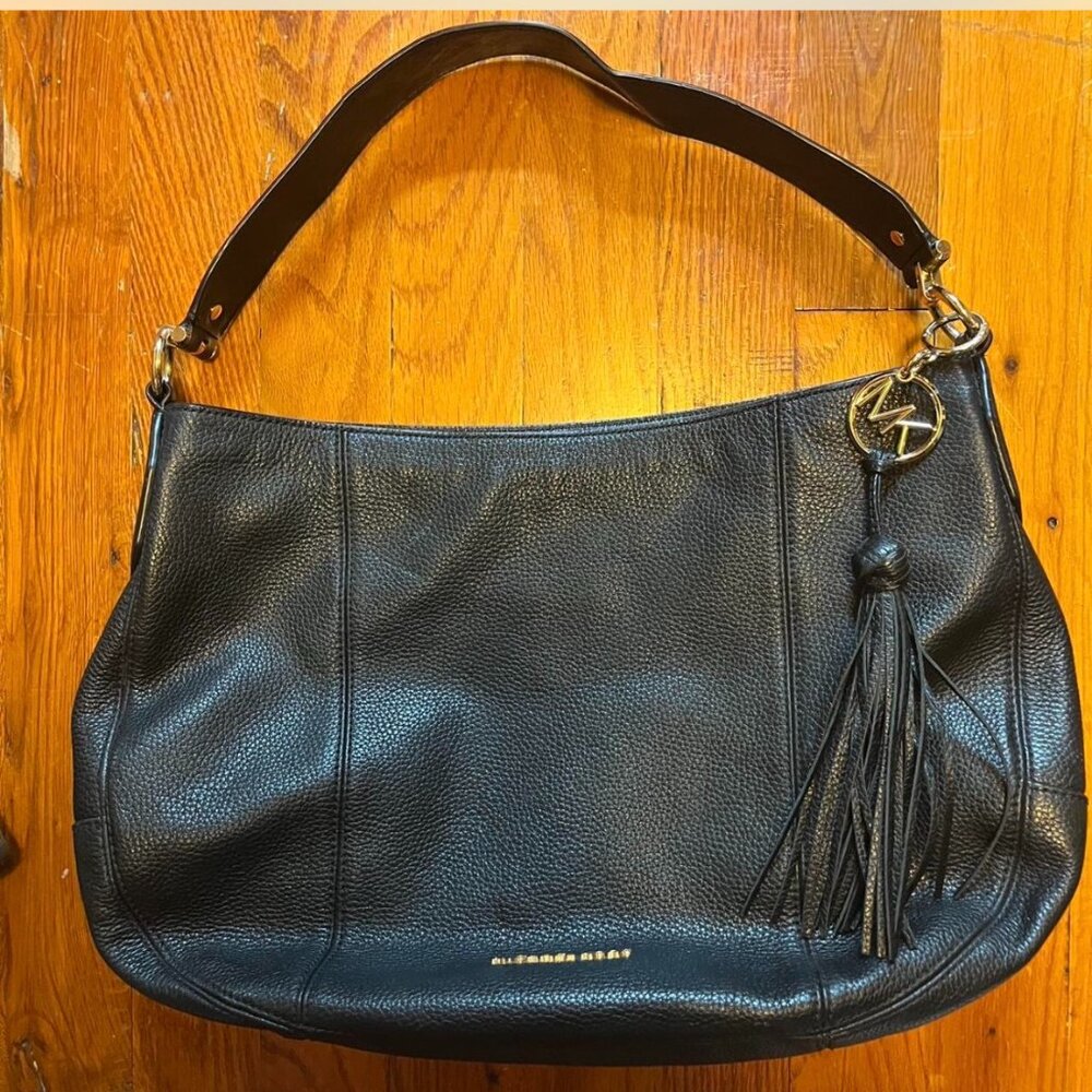 MICHAEL KORS BLACK LEATHER HOBO BAG